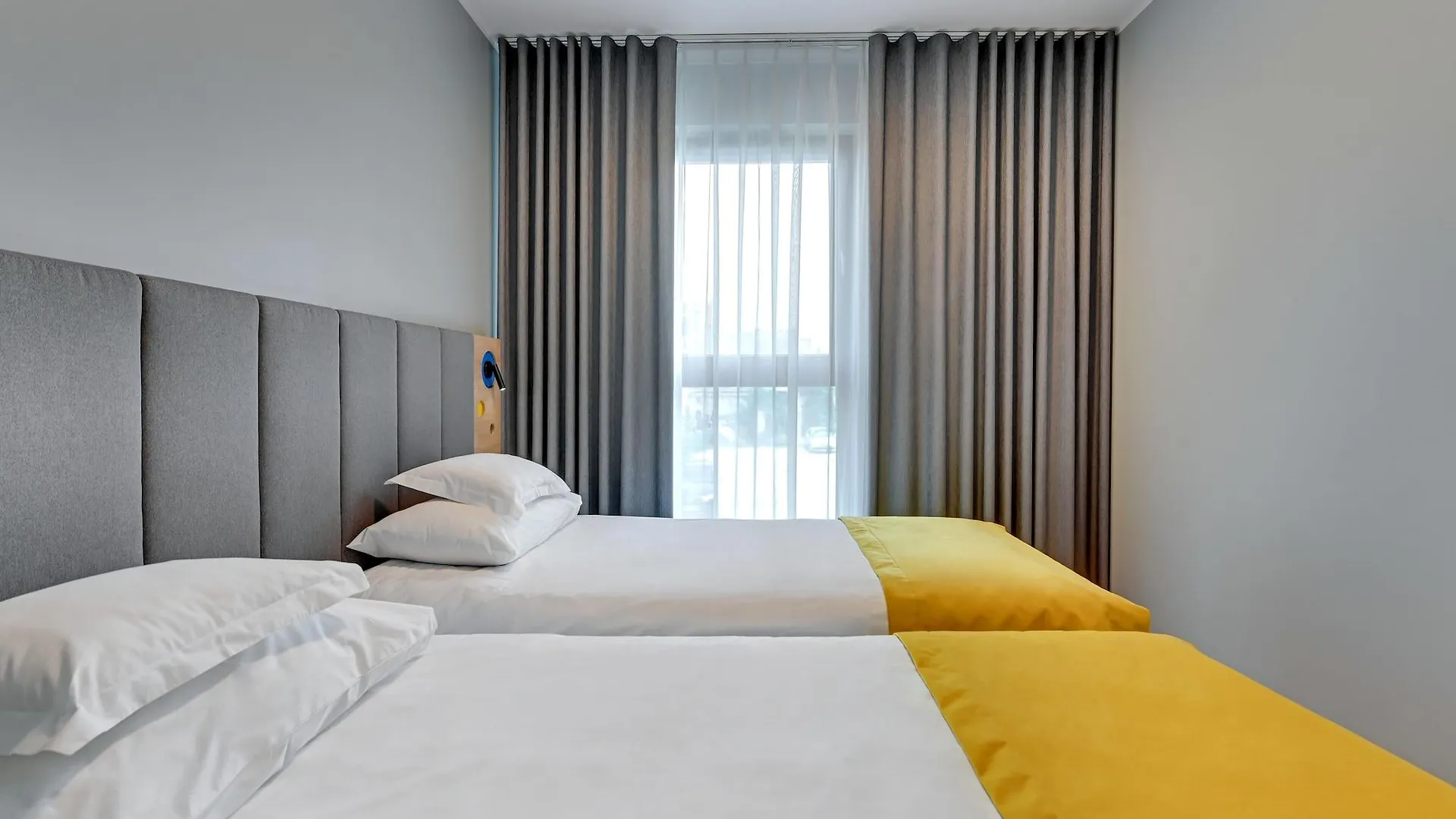 Hotel Number One By Grano 그단스크 3*,